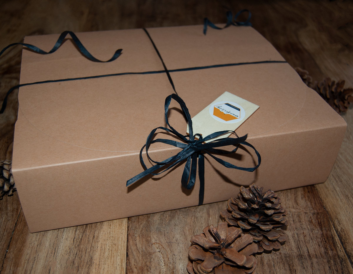Map, Mugs & Pins Christmas Gift Box Hamper - WanderbugUK